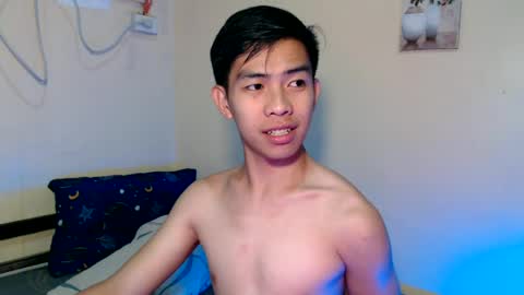 Snapshot of clyde_twinkx chatting on July 7, 9:41 pm clyde_twinkx online show from July 7, 9:41 pm