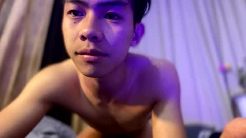 Snapshot of clyde_twinkx chatting on August 2, 10:14 am clyde_twinkx online show from August 2, 10:14 am