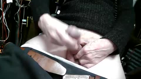 Snapshot of clystron chatting on February 6, 5:25 am clystron online show from February 6, 5:25 am