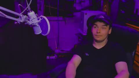 Snapshot of cmat777 chatting on October 27, 4:05 am cmat777 online show from October 27, 4:05 am