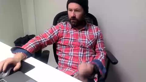 Snapshot of cmp_brandon chatting on January 20, 1:32 pm cmp_brandon online show from January 20, 1:32 pm