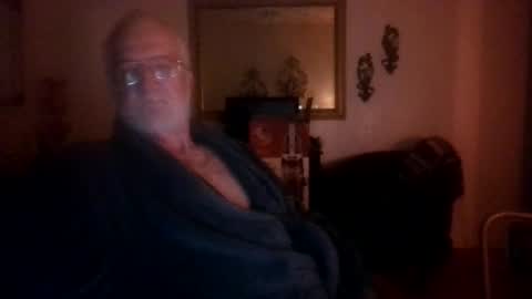 Snapshot of cockpumpforyou chatting on December 24, 10:11 am Cock Pump For You online show from December 24, 10:11 am