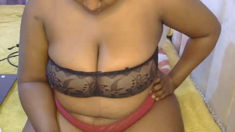 Snapshot of coco_vibes chatting on June 9, 9:32 am Zuri online show from June 9, 9:32 am