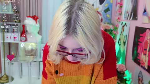 Mia online show from December 17, 10:43 pm