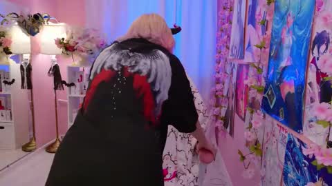 Mia online show from October 23, 8:51 pm