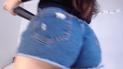 coconutt_oil online show from March 3, 9:48 am