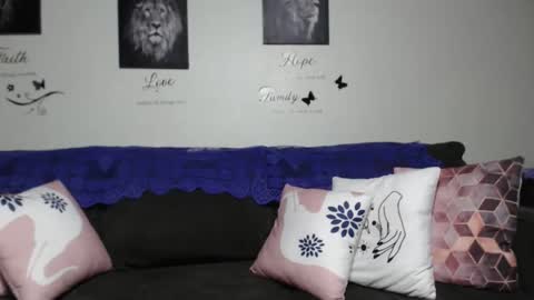 Snapshot of cocoscreamy chatting on March 27, 1:44 pm CocosCreamy online show from March 27, 1:44 pm