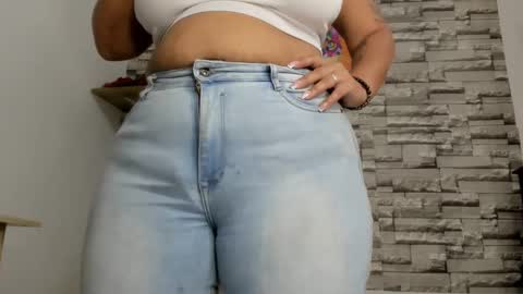 Snapshot of coffee_hot chatting on January 22, 3:18 pm laurita online show from January 22, 3:18 pm