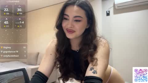 Snapshot of coffee_wihtout_milk chatting on May 22, 9:20 pm Yumi online show from May 22, 9:20 pm