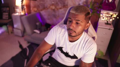 Andres online show from November 2, 1:24 pm