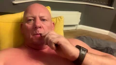 col4nows online show from October 25, 8:36 pm