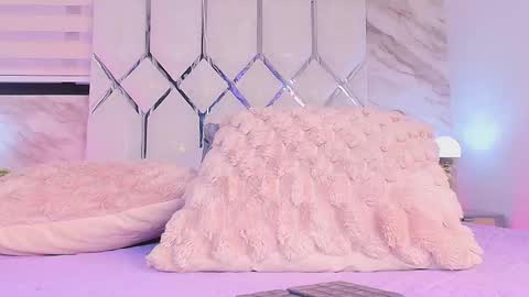 colett online show from December 3, 11:52 am