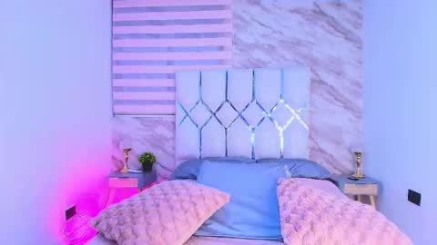 colett online show from March 27, 12:05 pm