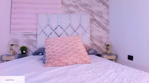 colett online show from April 16, 12:39 pm