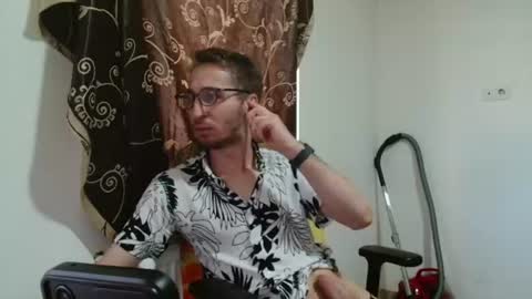 Snapshot of colin_hopex chatting on June 13, 7:17 am colin hopex online show from June 13, 7:17 am