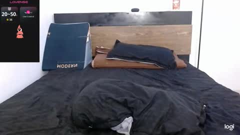 colin_lewisss online show from January 11, 8:25 pm