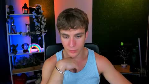 Snapshot of colin_storm chatting on June 20, 7:05 pm colin online show from June 20, 7:05 pm