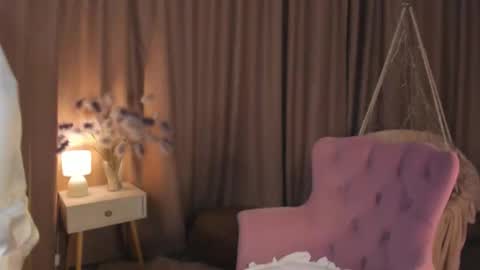 Collen Mon Tue Wed Thu Fri GMT 3 0300am - 0900am  online show from September 22, 3:36 pm