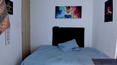 college_muscle_ass online show from March 28, 10:09 pm