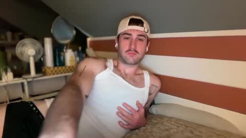 Snapshot of collegeboy417 chatting on December 22, 4:09 am collegeboy417 online show from December 22, 4:09 am