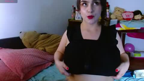 Snapshot of collette_beaufoy chatting on July 10, 12:48 am Collette online show from July 10, 12:48 am
