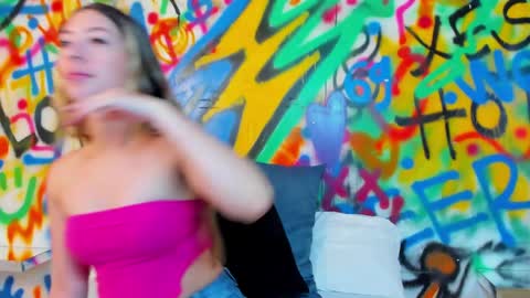 valentina online show from April 9, 11:59 am