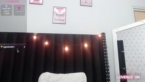 Snapshot of colombia_mommy_ chatting on December 12, 12:33 pm  GRETCHEN  online show from December 12, 12:33 pm