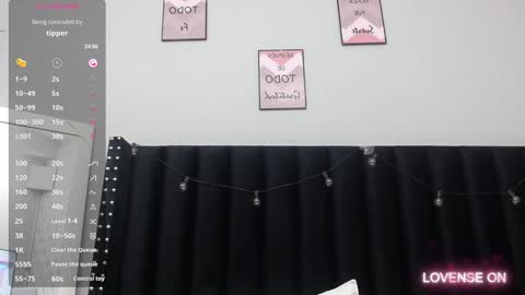 Snapshot of colombia_mommy_ chatting on December 23, 12:30 pm  GRETCHEN  online show from December 23, 12:30 pm