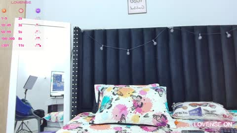 Snapshot of colombia_mommy_ chatting on January 23, 12:19 pm  GRETCHEN  online show from January 23, 12:19 pm