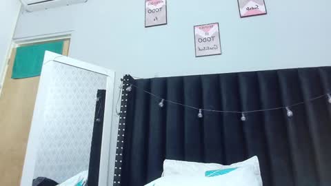 Snapshot of colombia_mommy_ chatting on February 15, 12:11 pm  GRETCHEN  online show from February 15, 12:11 pm