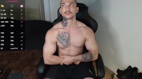 colombianmuscle8 online show from February 11, 3:50 am