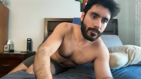 Snapshot of colombianstud94 chatting on April 5, 11:13 pm colombianstud94 online show from April 5, 11:13 pm