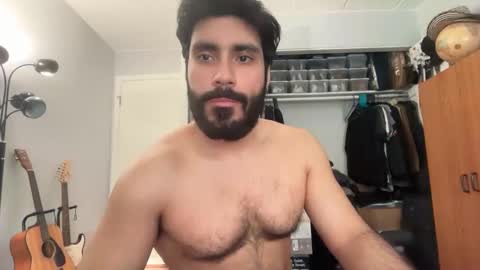 Snapshot of colombianstud94 chatting on May 3, 11:49 am colombianstud94 online show from May 3, 11:49 am