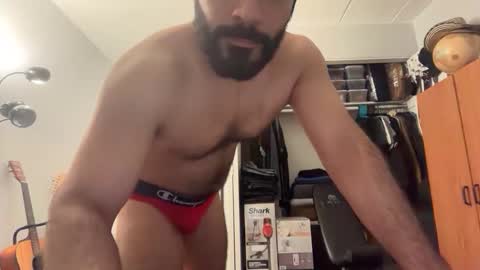 Snapshot of colombianstud94 chatting on May 5, 11:29 am colombianstud94 online show from May 5, 11:29 am