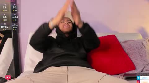 colstorw_ online show from October 10, 10:36 am