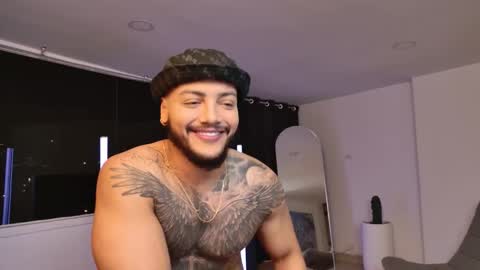 Snapshot of colton_mars chatting on October 17, 2:04 am Jhoan online show from October 17, 2:04 am