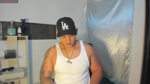 coltonmassif_ online show from December 21, 3:36 am