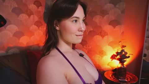 Snapshot of come_in_bed chatting on May 17, 2:02 pm Audrey online show from May 17, 2:02 pm
