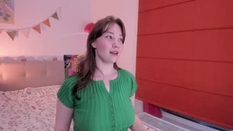 Snapshot of come_in_bed chatting on May 22, 5:40 pm Audrey online show from May 22, 5:40 pm