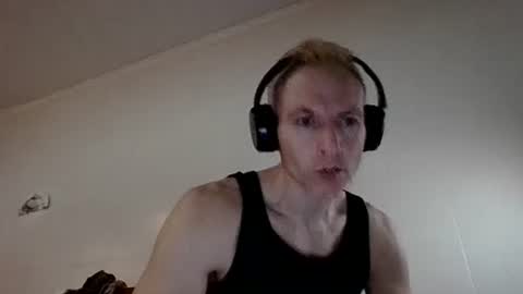 Snapshot of comecontrol chatting on December 20, 3:41 pm comecontrol online show from December 20, 3:41 pm