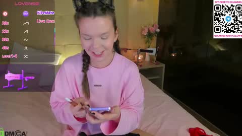 Snapshot of completee_fool chatting on December 14, 1:33 am completee_fool online show from December 14, 1:33 am