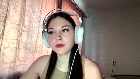 Bella  online show from October 6, 1:08 pm