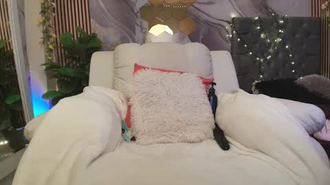 Snapshot of concubine_princess chatting on May 6, 1:38 pm Ariane... online show from May 6, 1:38 pm