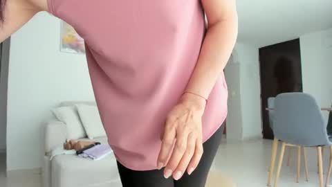 Snapshot of conie28_ chatting on September 25, 6:33 pm conie28 online show from September 25, 6:33 pm