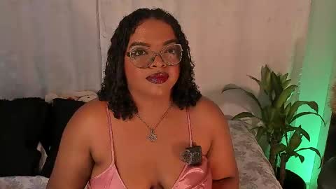 conielaurenth online show from April 14, 12:49 am