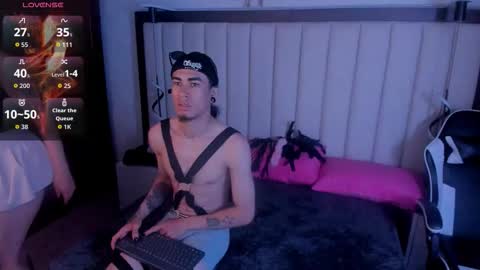 Snapshot of conjuring_ chatting on October 6, 3:04 am conjuring_ online show from October 6, 3:04 am