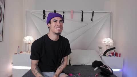 Snapshot of conjuring_ chatting on November 18, 3:12 am conjuring_ online show from November 18, 3:12 am