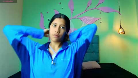 Snapshot of connie_bell chatting on November 6, 7:37 pm C O N N I E online show from November 6, 7:37 pm