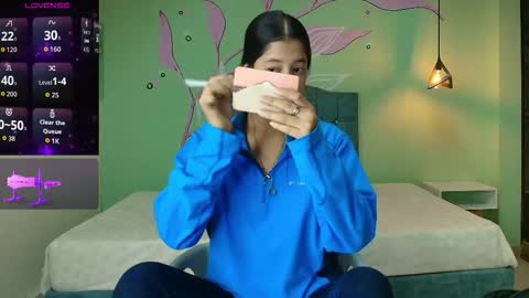 Snapshot of connie_bell chatting on November 13, 8:08 pm C O N N I E online show from November 13, 8:08 pm