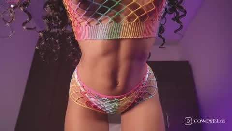   independent model online show from October 4, 1:25 am